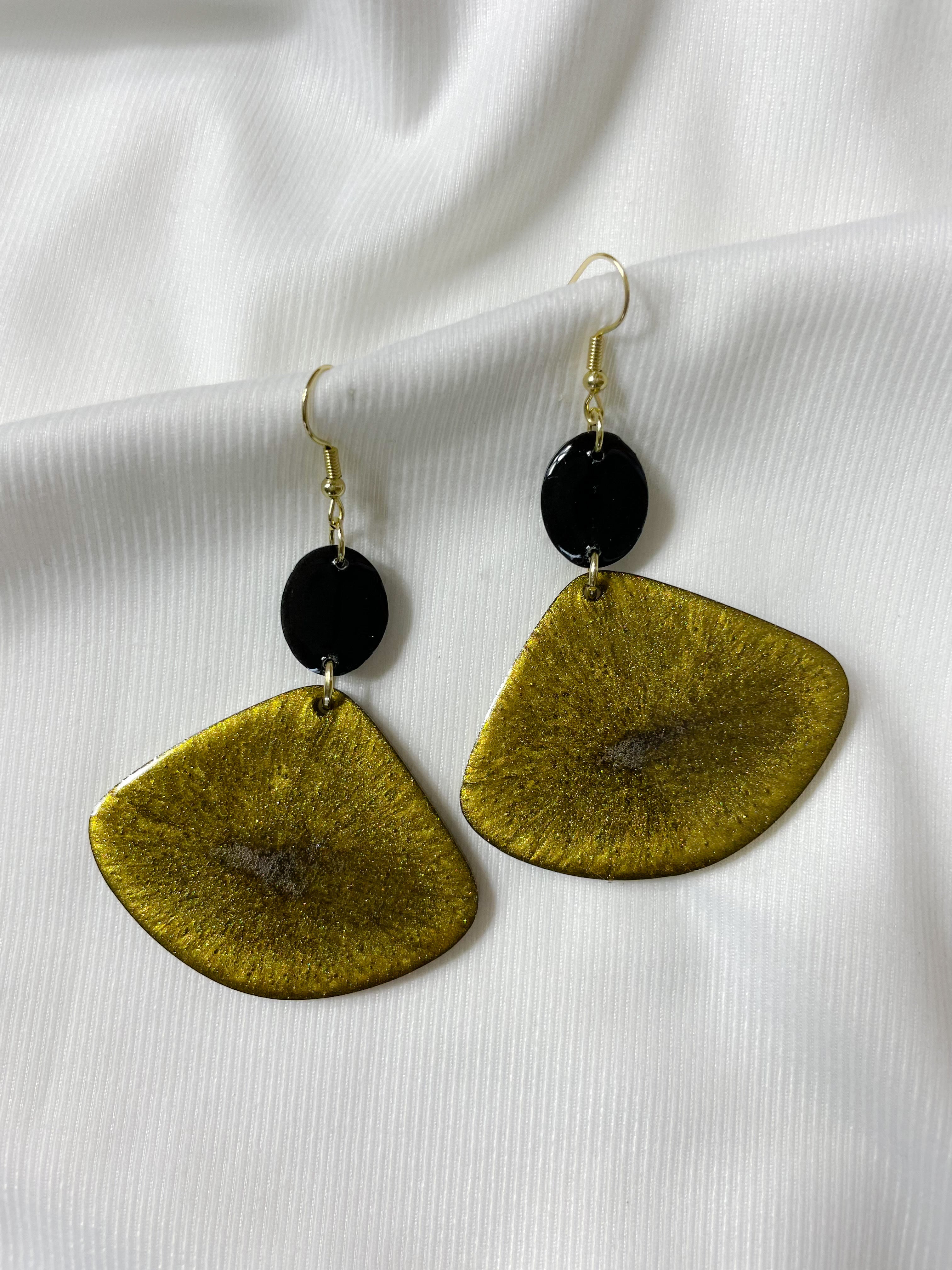 Zavia Walker Green and Black earrings